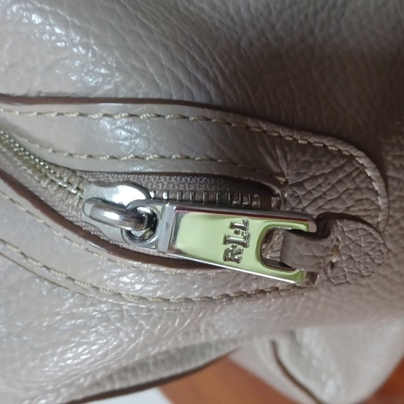 RALPH LAUREN COW LEATHER 🐄 💖 PURSE LOOKS NEW TAUPE COLOR - Picture 5 of 10